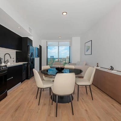 Skyline Luxe Retreat: 3BR/3BA in Downtown #4118
