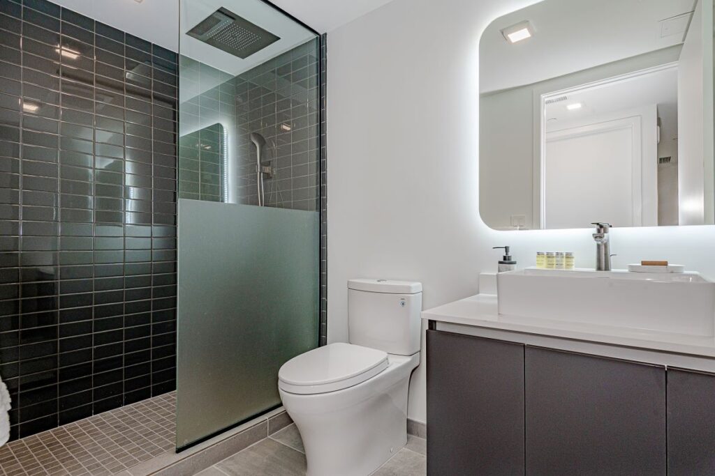 Full bathroom