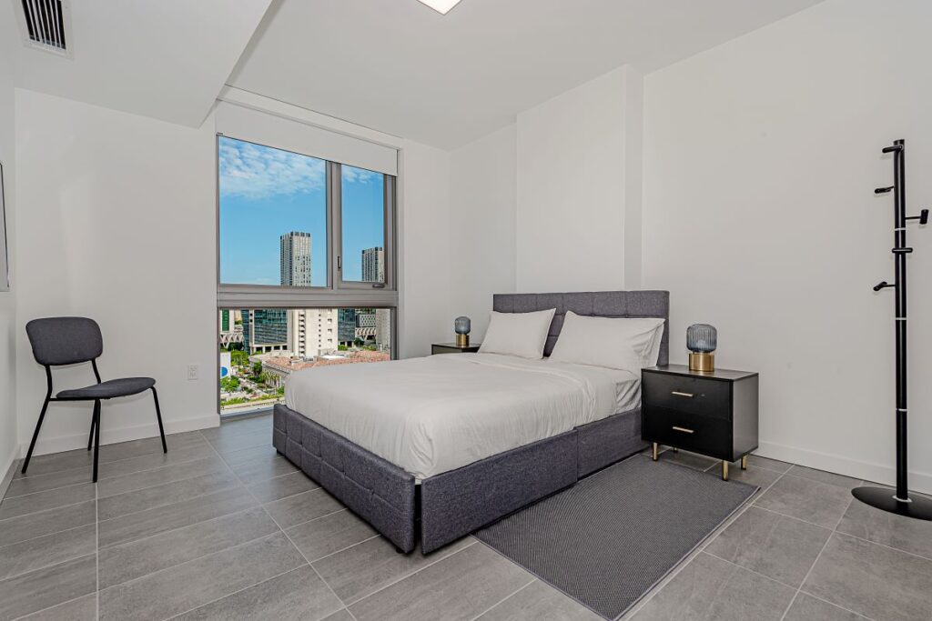 Queen-bed primary